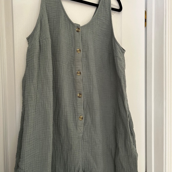 Isabel Maternity by Ingrid & Isabel | Gauze Maternity Jumpsuit | XXL - Picture 6 of 8